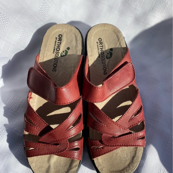 ORTHO absolutions Red Leather Strappy Adjustable strap Velcro Sandals Slides 39 - Picture 1 of 2